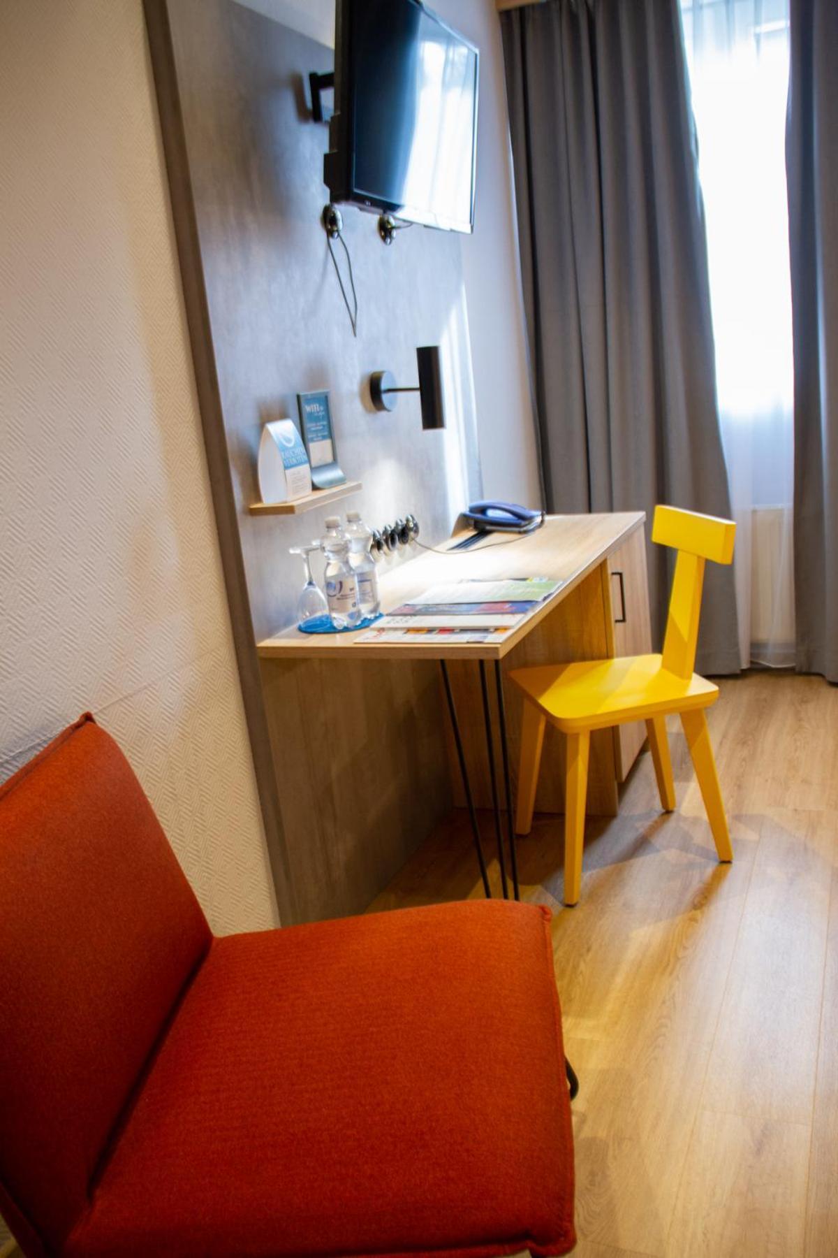 Hotel-Restaurant Steuermann คาร์ลสรูเฮอ ภายนอก รูปภาพ