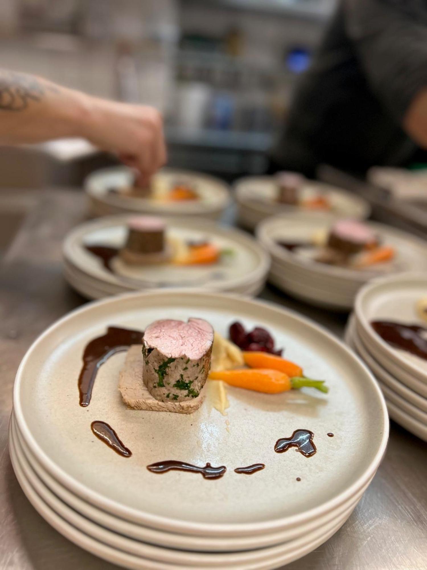 Hotel-Restaurant Steuermann คาร์ลสรูเฮอ ภายนอก รูปภาพ