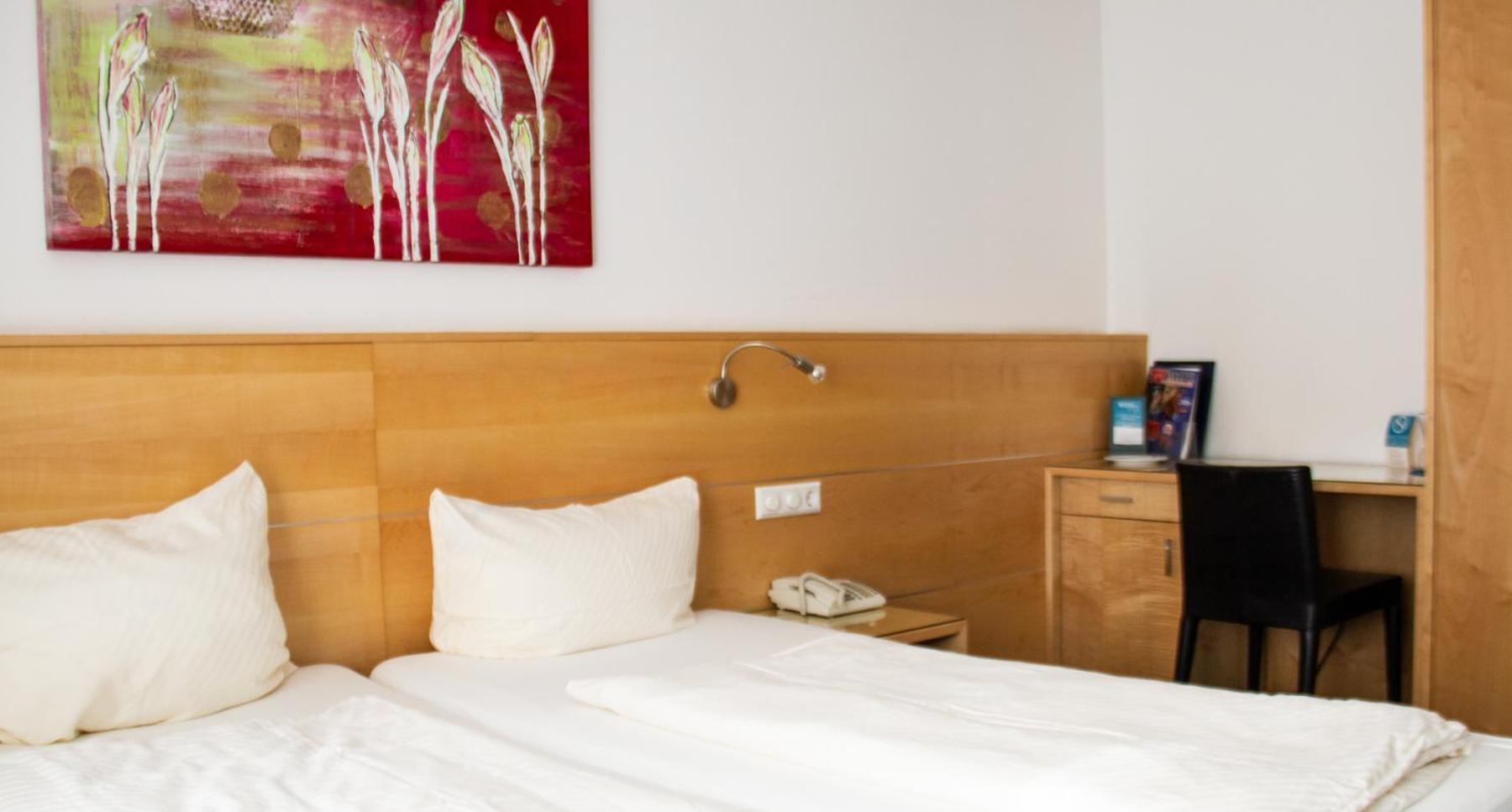 Hotel-Restaurant Steuermann คาร์ลสรูเฮอ ภายนอก รูปภาพ