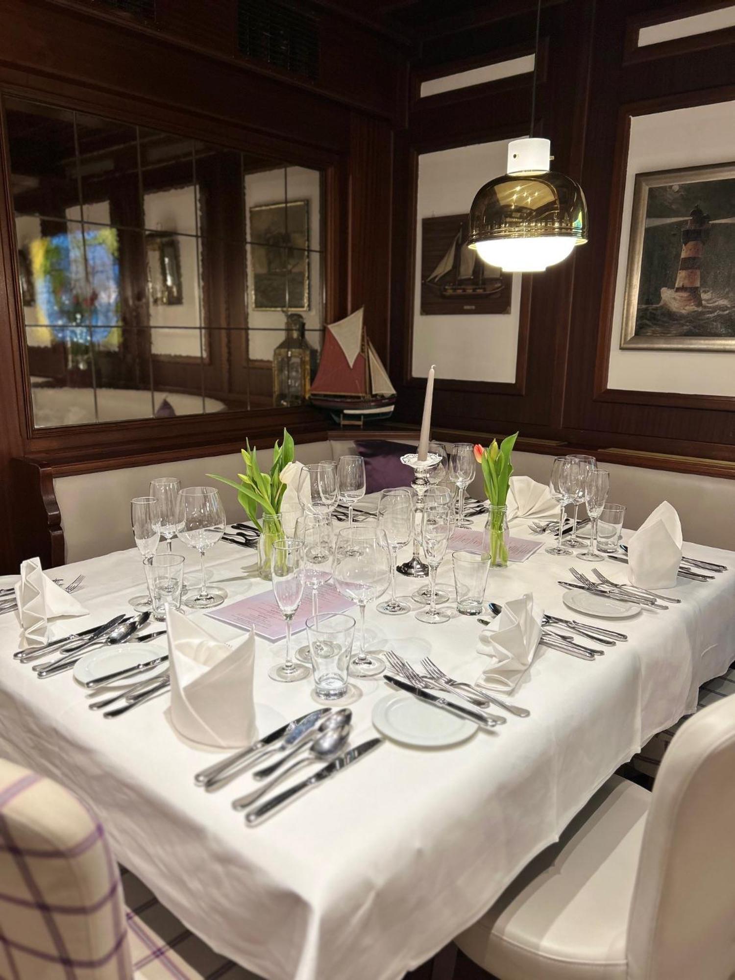 Hotel-Restaurant Steuermann คาร์ลสรูเฮอ ภายนอก รูปภาพ
