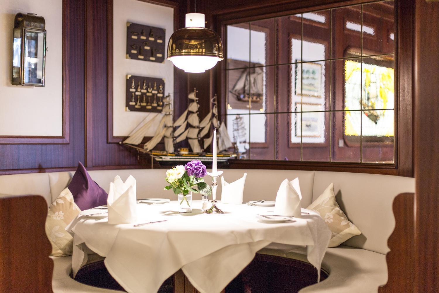 Hotel-Restaurant Steuermann คาร์ลสรูเฮอ ภายนอก รูปภาพ