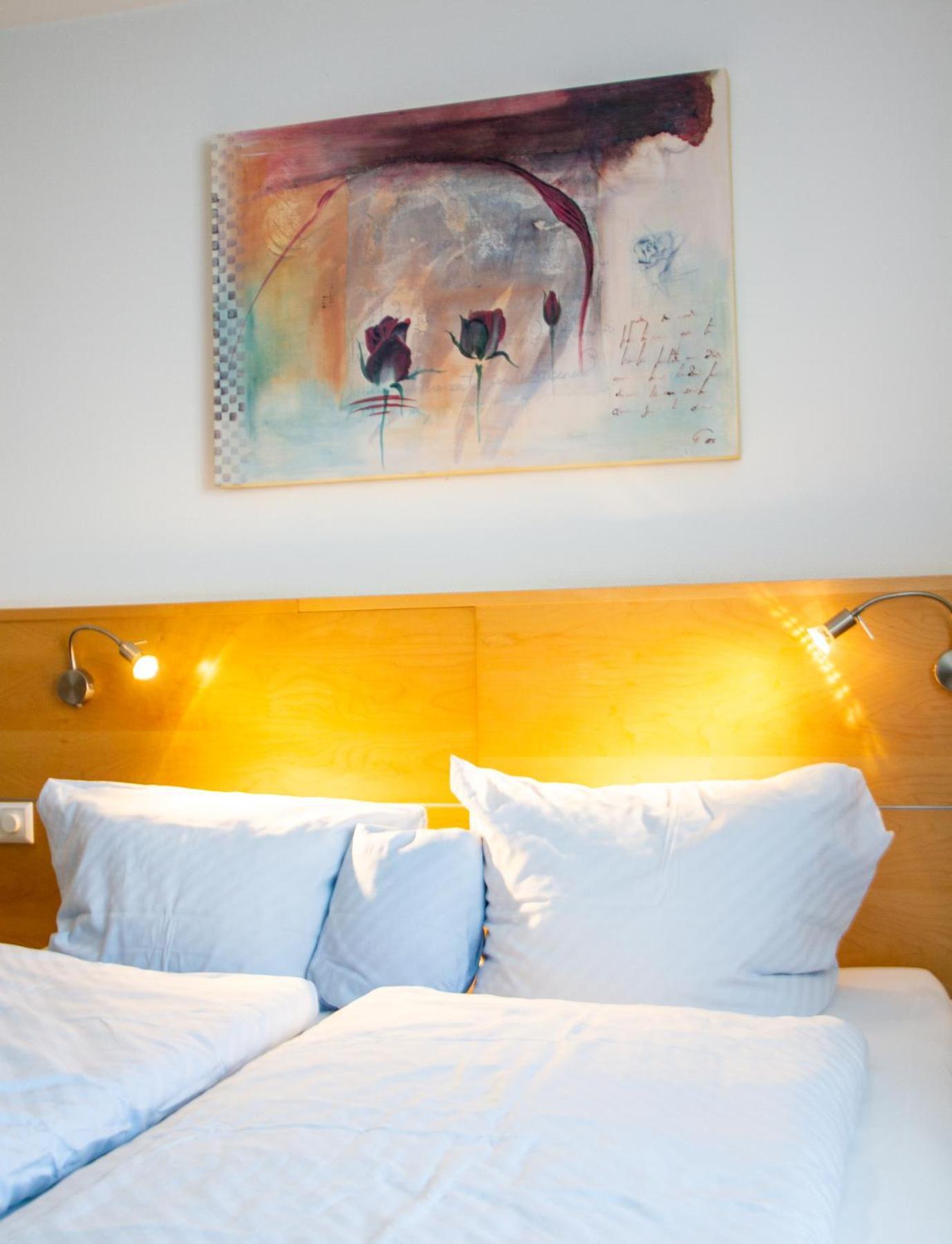 Hotel-Restaurant Steuermann คาร์ลสรูเฮอ ภายนอก รูปภาพ